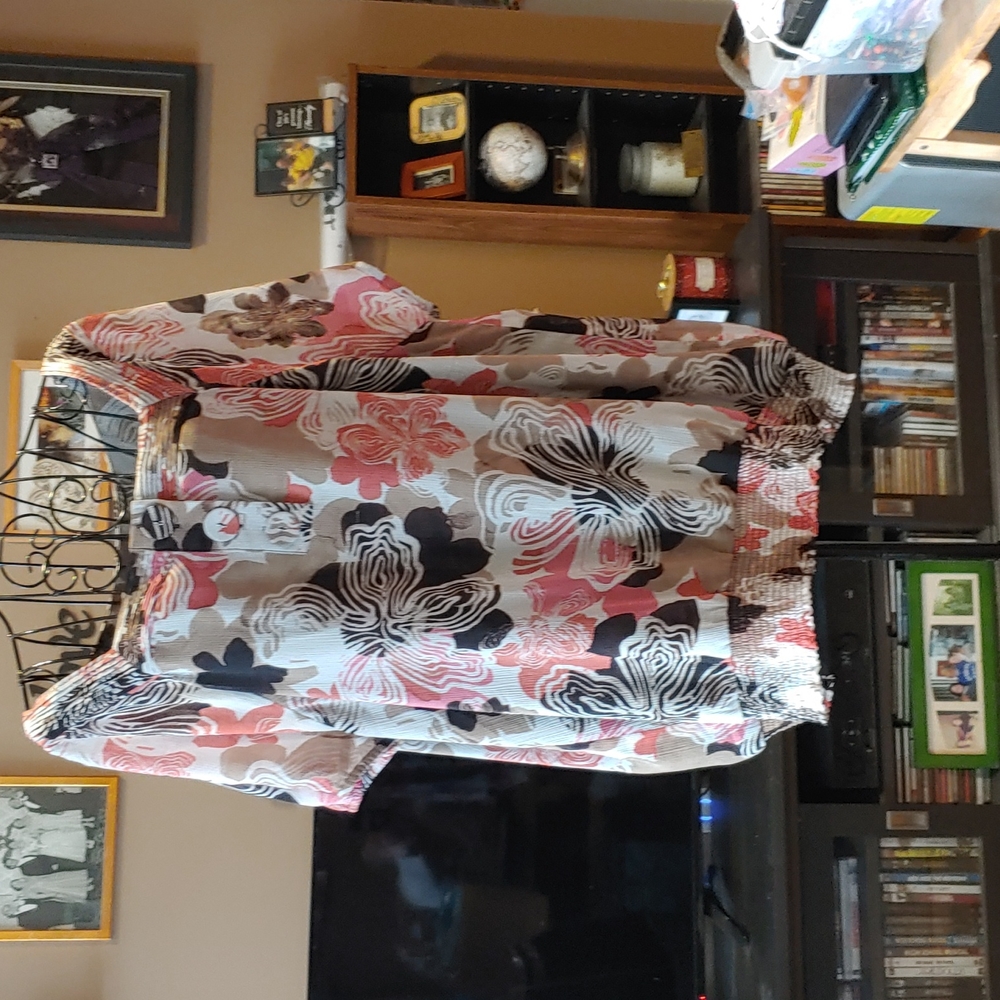 Moonlight Bay plus size top. Size 26W/28W